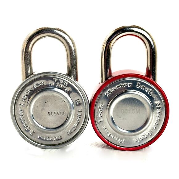 2 Master Locks With Combinations One Red One Silver - Picture 2 of 2
